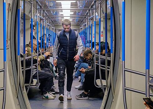 Москвичи захотели откидные сиденья и фоновую музыку в метро