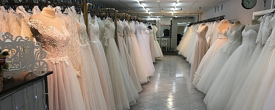 Жительница Омска осталась без денег после продажи свадебного платья