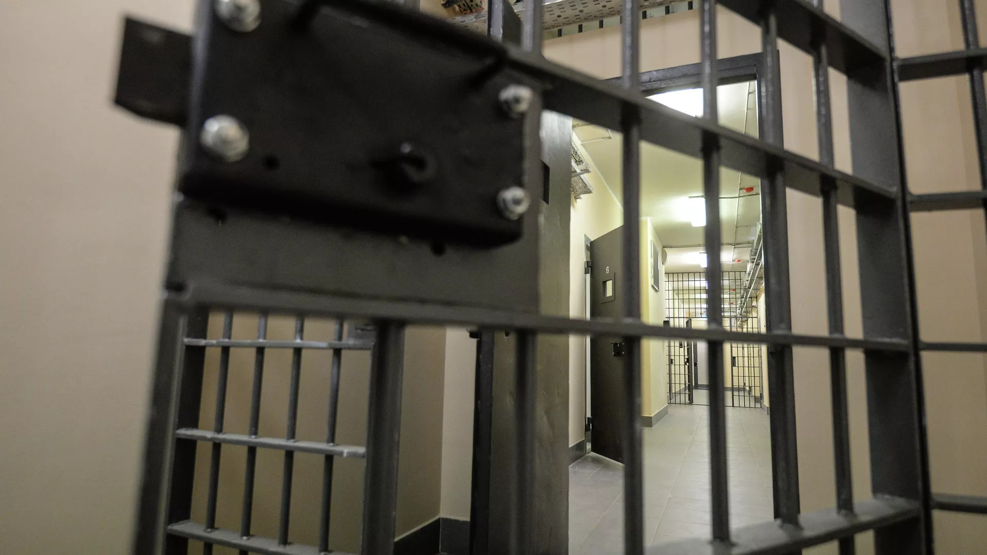 Молодую россиянку после теракта около отдела полиции взяли под стражу