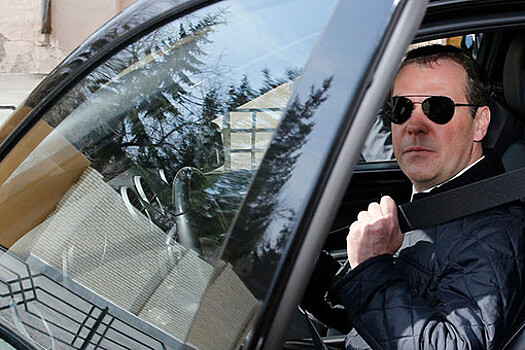 Медведев освободил от должности замглавы аппарата правительства