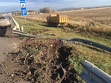 Последствия наезда самосвала на легковушку в Башкирии попали на видео