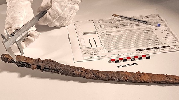 Ученые разгадали тайну найденного 30 лет назад уникального меча