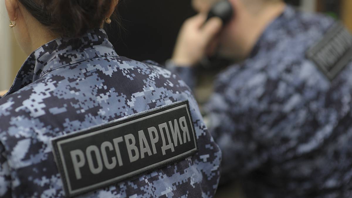 Росгвардия задержала двух наркосбытчиц на юго-западе Москвы