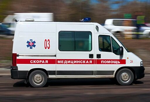 В Саратовской области в ДТП со скорой помощью пострадала женщина