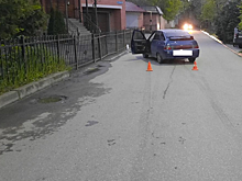 Выбежавшая за мячом девочка попала под колеса ВАЗа в Пятигорске