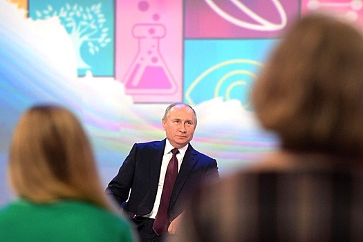 Путин поставил главу совета директоров ММК в пример участникам "ПроеКТОрии"