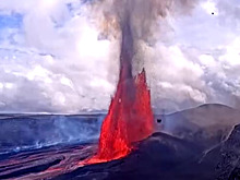 Вулкан Килауэа снова в действии: лавовые фонтаны достигли 500 метров