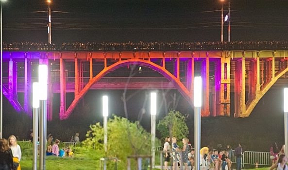 В Волгограде заметили разрушение плит под Астраханским мостом