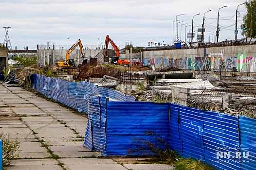 Синий забор на Нижне-Волжской набережной предлагают сделать историко-культурным памятником