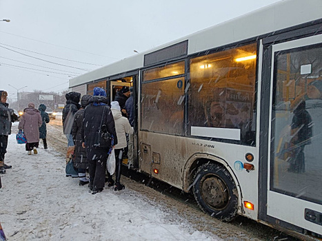 В Самаре пять автобусов пустили в объезд