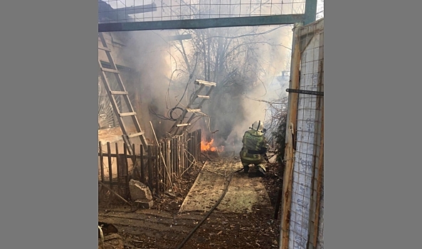 Один человек пострадал на пожаре в СНТ Волжского
