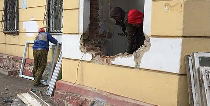 Житель Красноярска назло соседям решил открыть в квартире клинику