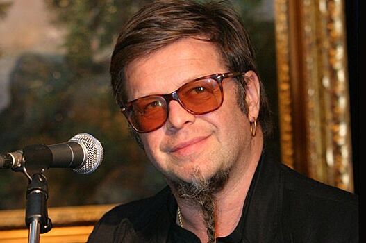 Борис Гребенщиков выступил на улице в Калининграде