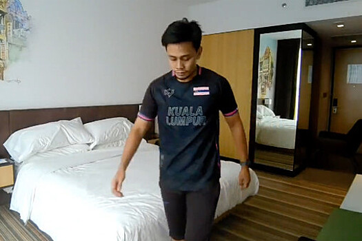 Мужчина пробежал марафон в гостиничном номере