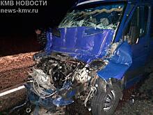 Маршрутка из Волгограда столкнулась с грузовиком на Ставрополье