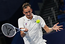 Медведев вышел в полуфинал турнира в Дохе