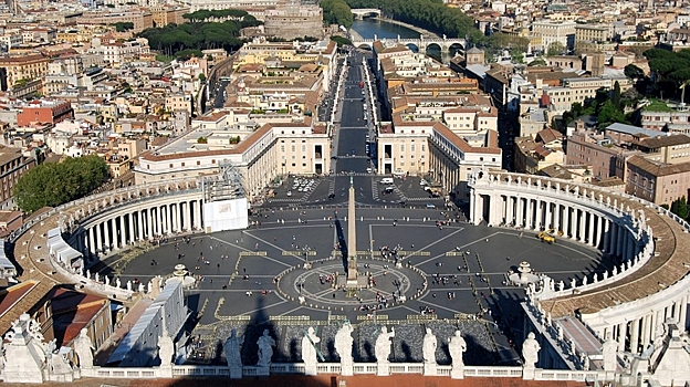Ватикан пригрозил отлучать от церкви коррупционеров и мафиози