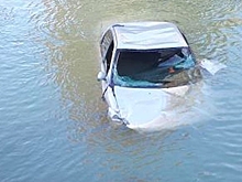 В Сочи девушка утопила автомобиль (видео)