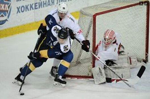 Оренбургские хоккеисты присоединились к эстафете «Ведро челлендж»