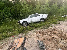 На Сахалине подросток на машине врезался в грузовик