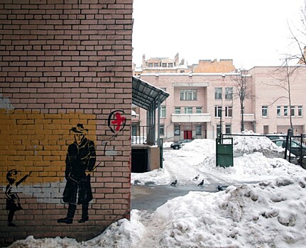 В центре Петербурга появился оммаж работе Бэнкси «Девочка с воздушным шаром»