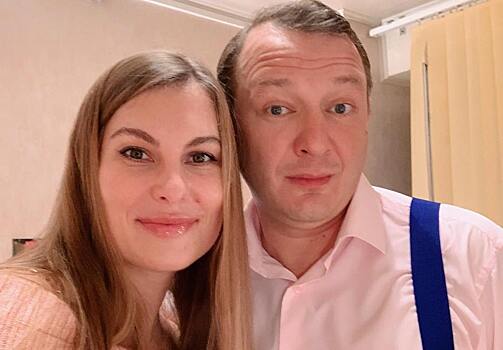 Избитая Маратом Башаровым Елизавета Шевыркова помирилась с актером и провела с ним целый день