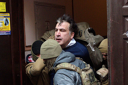 Саакашвили сравнил разгон митингующих у Рады с тасканием его за волосы