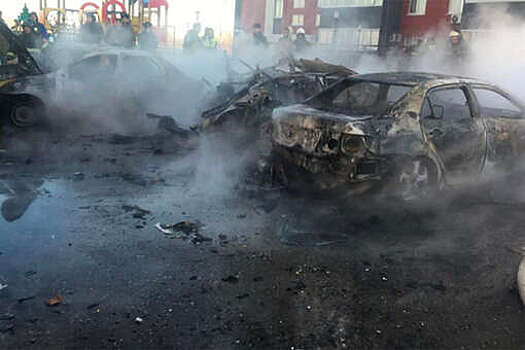 В Волгограде сгорели четыре автомобиля, погиб трехлетний ребенок