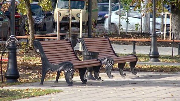 В центре Пензы два сквера оборудовали лавочками