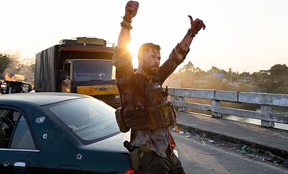 Крис Хемсворт завершил съёмки в боевике "Дакка" от братьев Руссо