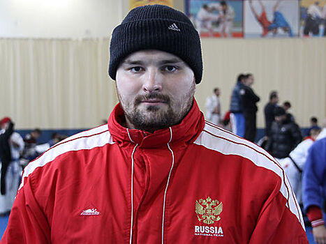 Фальшивый сурдоперевод: легендарный чемпион мира лишился квартиры из-за мошенников
