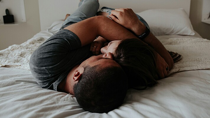 ххх жалаңаш әнші