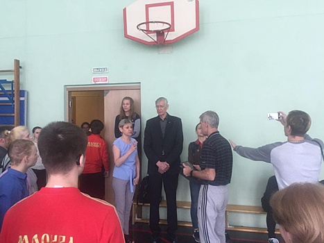 Школьники из Вешняков встретились с легендой баскетбола
