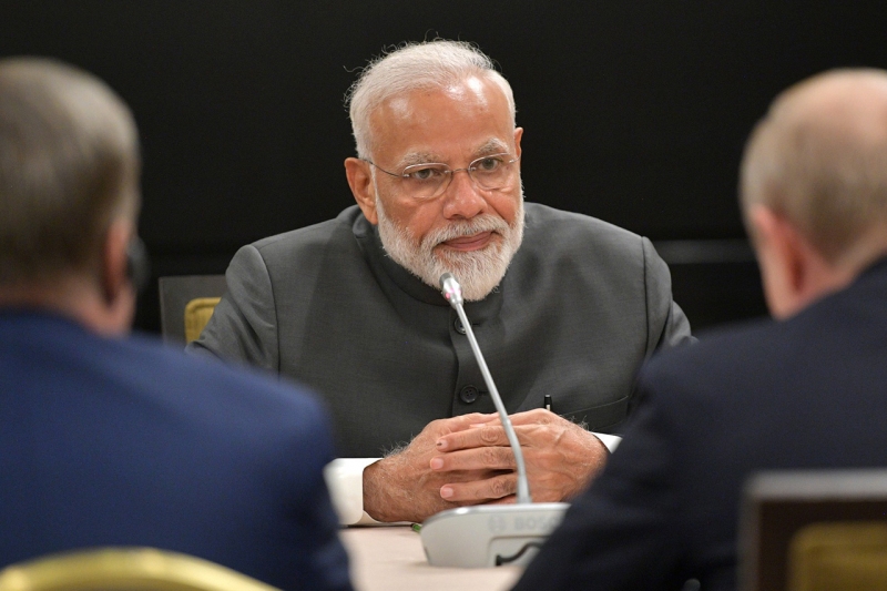 Нарушил протокол: на Западе удивились необычному поведению Моди на встрече с Путиным