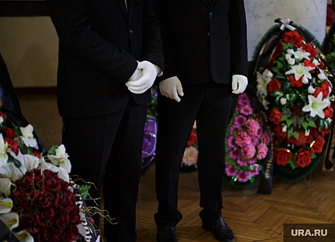 В Перми похоронят скандально уволенного директора школы