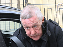 Вышедший по УДО Михаил Ефремов посетил могилу матери на Троекуровском кладбище