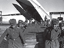 Почему погибших солдат в СССР называли "груз 200"