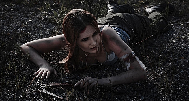 Расхитительница гробниц в опасности — косплей на Лару Крофт из Tomb Raider