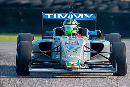 Механик Такумы Сато в IndyCar Тимми Пальюзо дебютировал в гонках
