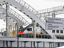 Электричка загорелась на станции Левобережная в Химках