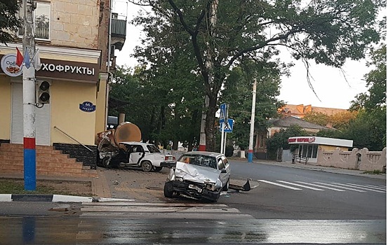 Два человека пострадали в ДТП с участием двух ВАЗов в Армавире