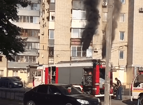 В Краснодаре при пожаре в многоквартирном доме эвакуировали четырех человек