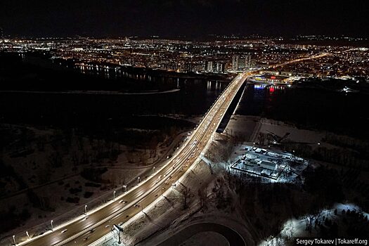 В праздничные дни на Октябрьском мосту будет запрещена остановка и стоянка транспорта