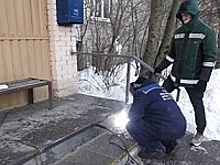 В Крюково продолжается подготовка жилых домов к весенне-летней эксплуатации