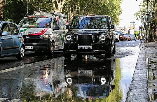The Observer: в Великобритании цены на топливо делают такси убыточными