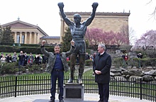 Сталлоне принял участие в открытии памятной доски у статуи Рокки