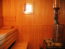 Тела мужчины и женщины обнаружили в бане на дачном участке