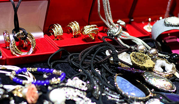 Совестливый петербуржец ограбил ювелирный и сам вызвал полицию