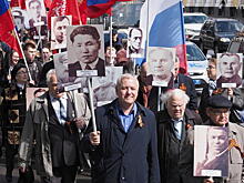 Участники шествия вспомнили героев народного ополчения