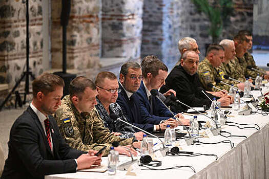 Политолог Мартынов: украинская делегация намеренно затягивала переговоры